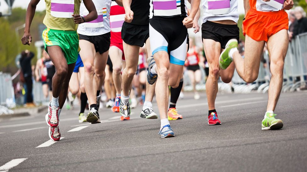 Прогрес у тренуваннях, бігових поверхнях і взутті призвів до різкого підвищення світового рекорду швидкості бігу з часів перших Олімпійських ігор сучасності (авторство зображення: Getty Images )