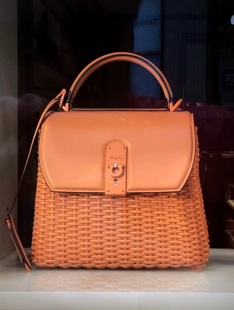 Американские брендовые сумки: как заказать оригинальные сумки Coach из США с доставкой